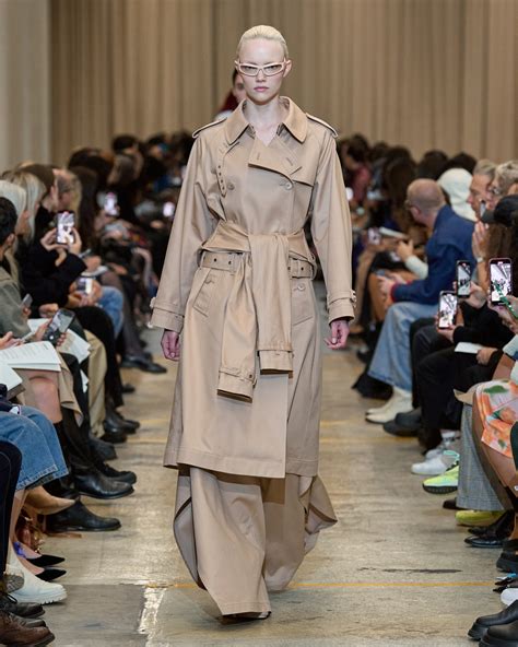 burberry london fashion show 2023